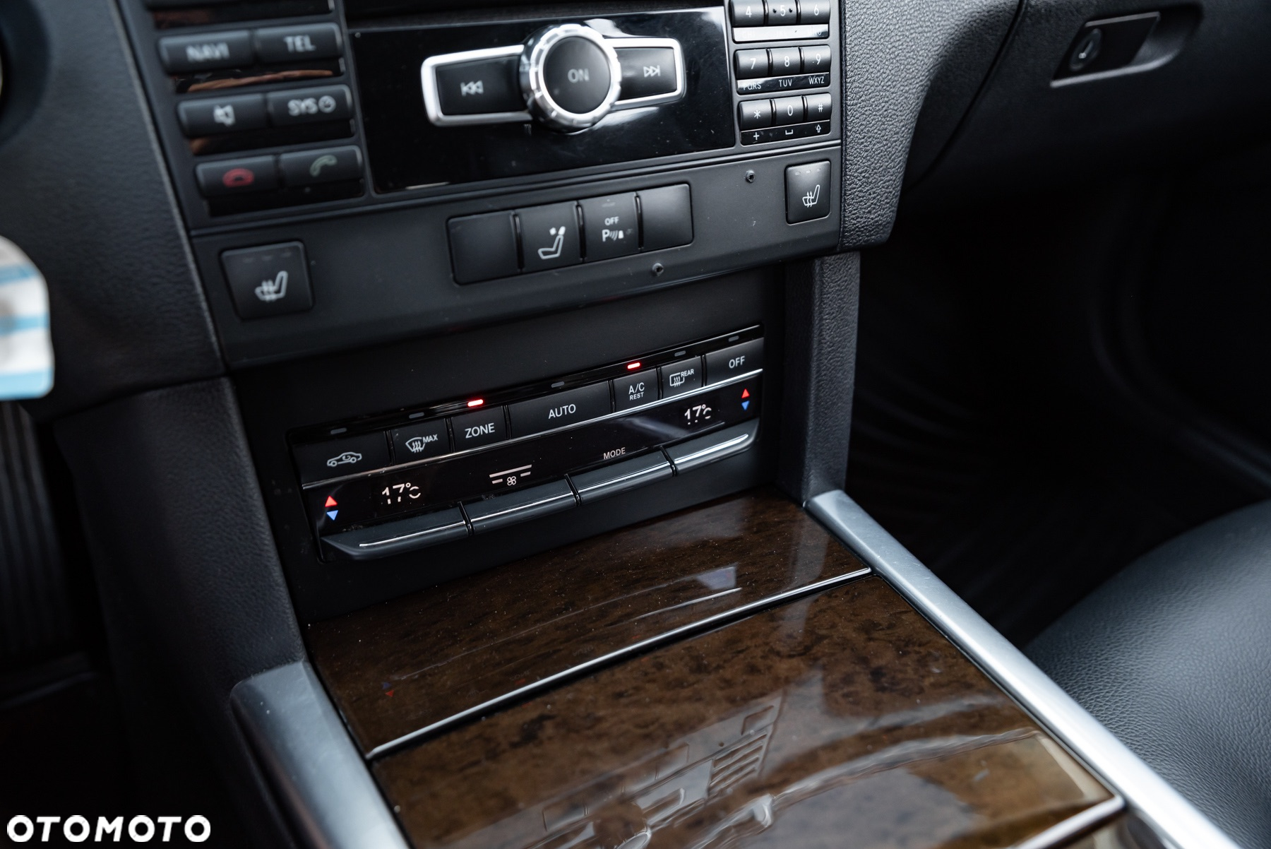 Mercedes-Benz Klasa E 300 T BlueTEC HYBRID 7G-TRONIC Avantgarde - 38