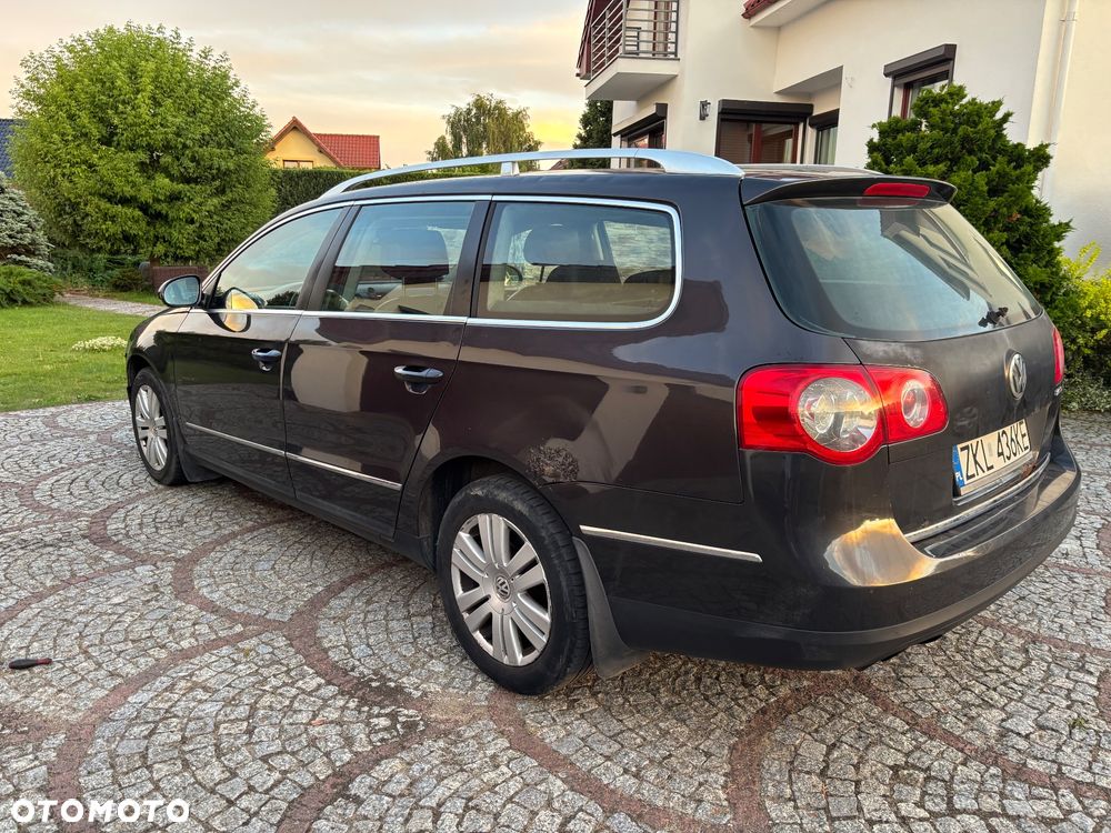 Volkswagen Passat 2.0 TDI Comfortline - 8