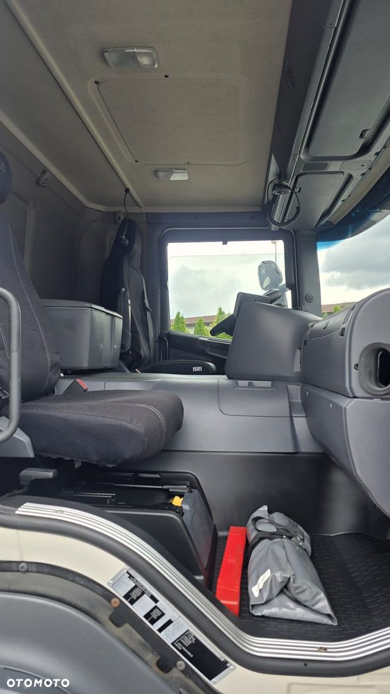 Scania P250 Euro 6 kurierka zabudowa kontener kurierka full air super stan! świeży import! - 27