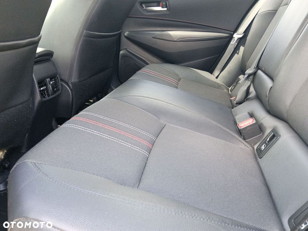 Toyota Corolla 2.0 Hybrid GR Sport - 12