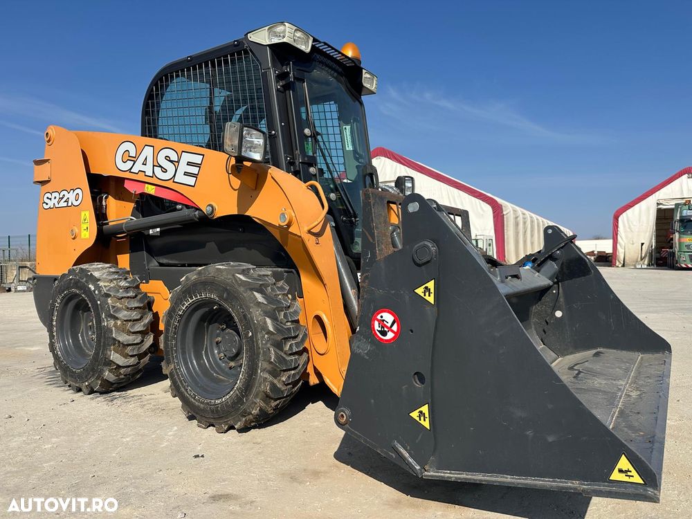 Case SR 210 LOADER - 15