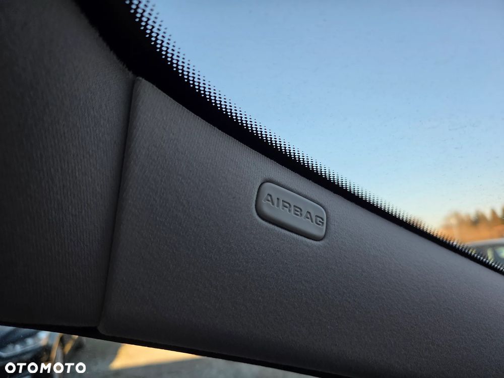 Peugeot 3008 HDi 160 Automatik Allure - 27