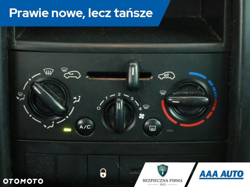 Peugeot 207 - 13
