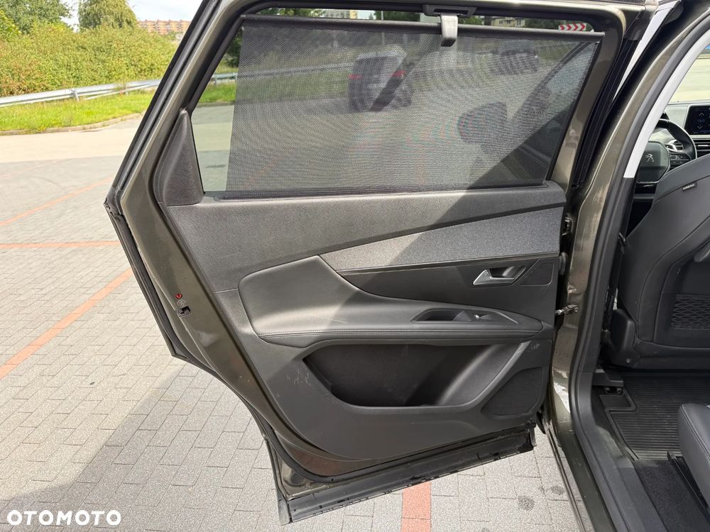 Peugeot 5008 1.6 PureTech Allure S&S EAT8 - 24