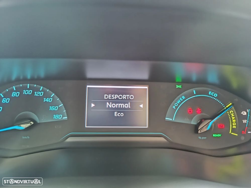 Peugeot e-208 Active Pack - 37