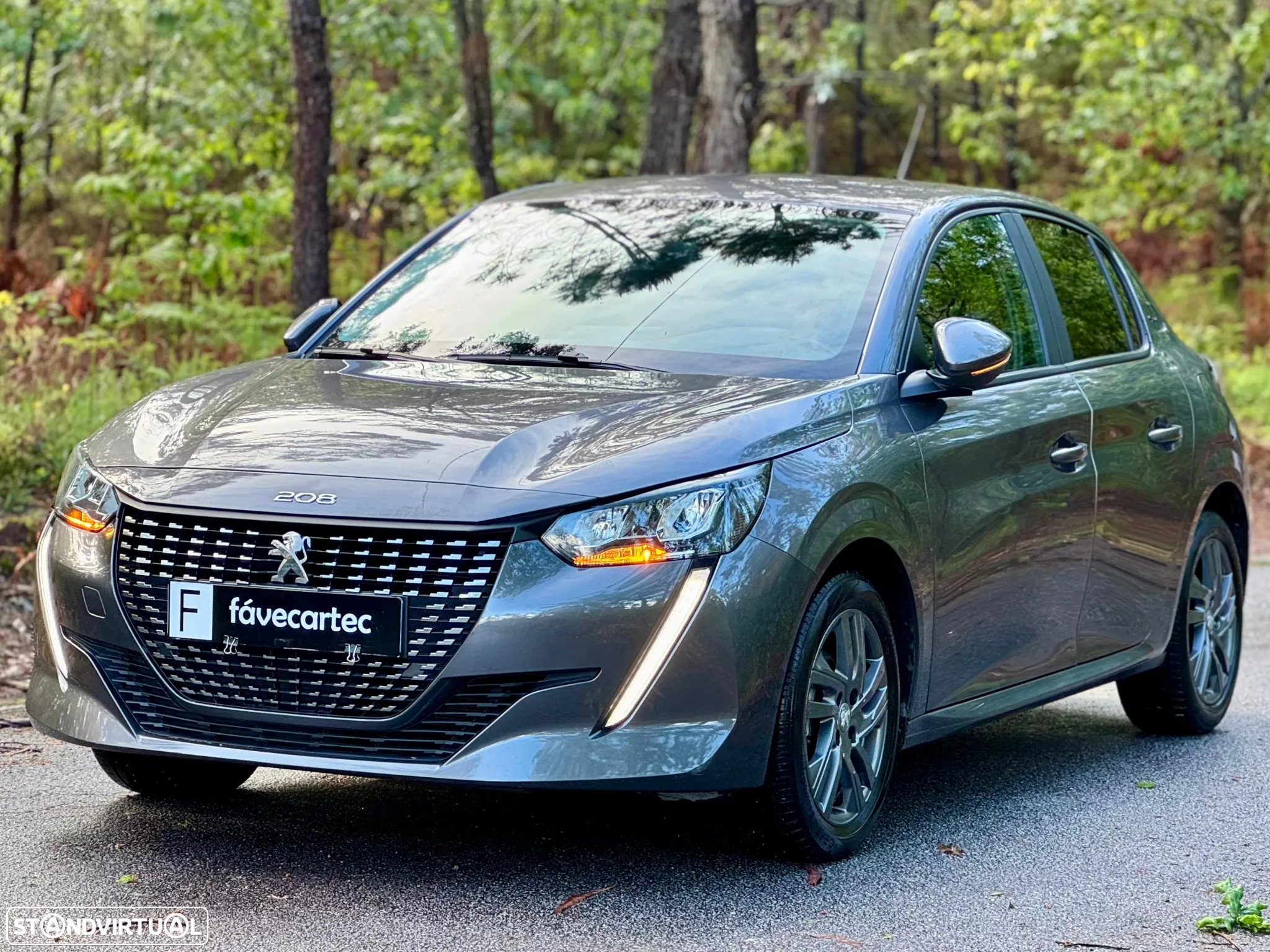 Peugeot 208 1.2 PureTech SE Style - 26