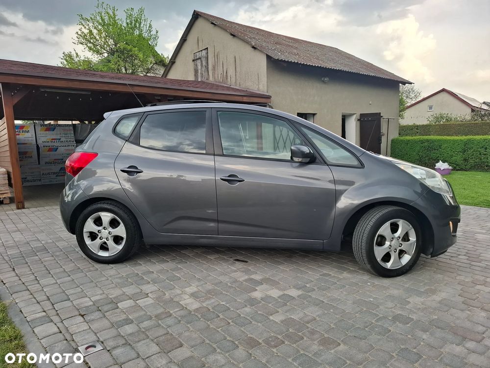 Kia Venga - 6
