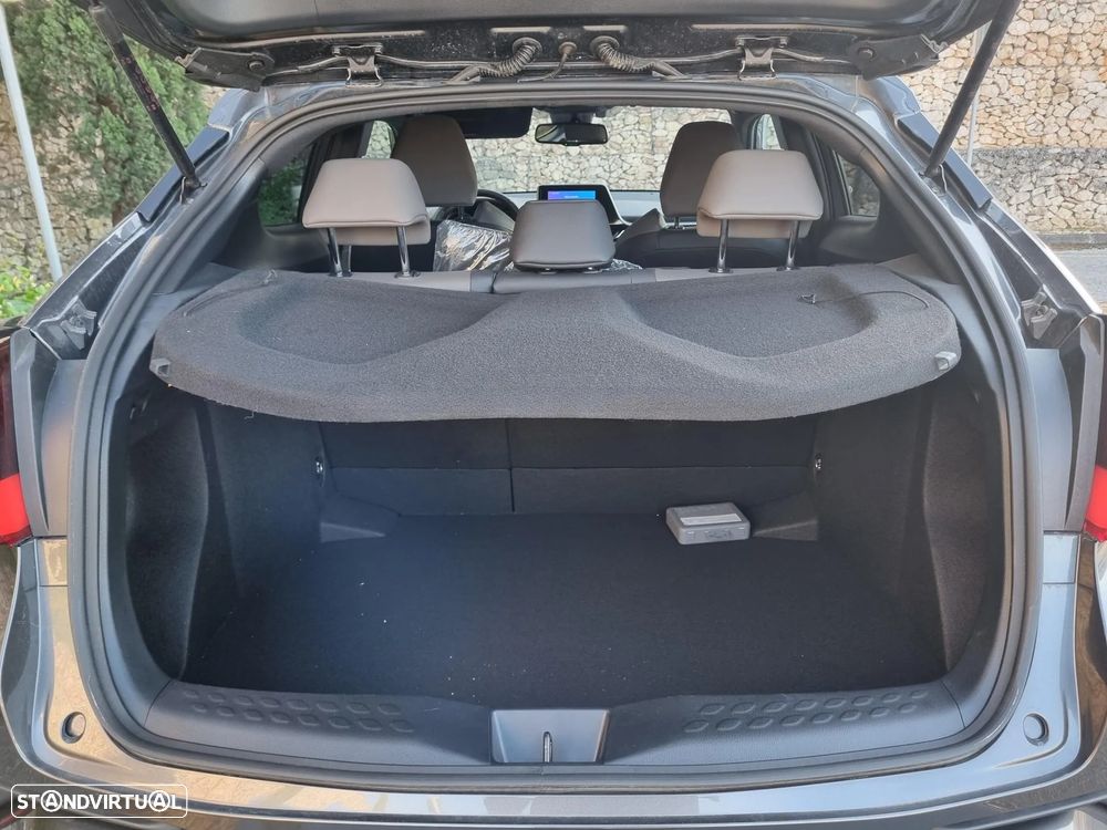 Toyota C-HR 1.8 Hybrid Exclusive+P.Luxury - 16