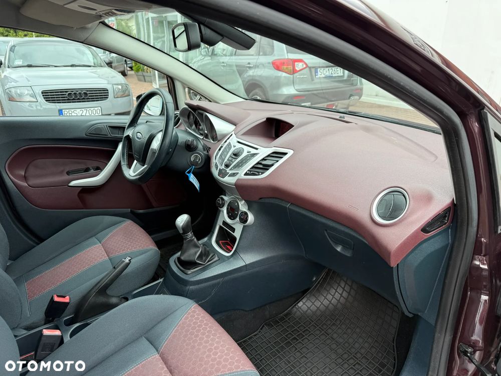 Ford Fiesta 1.25 Celebration - 29