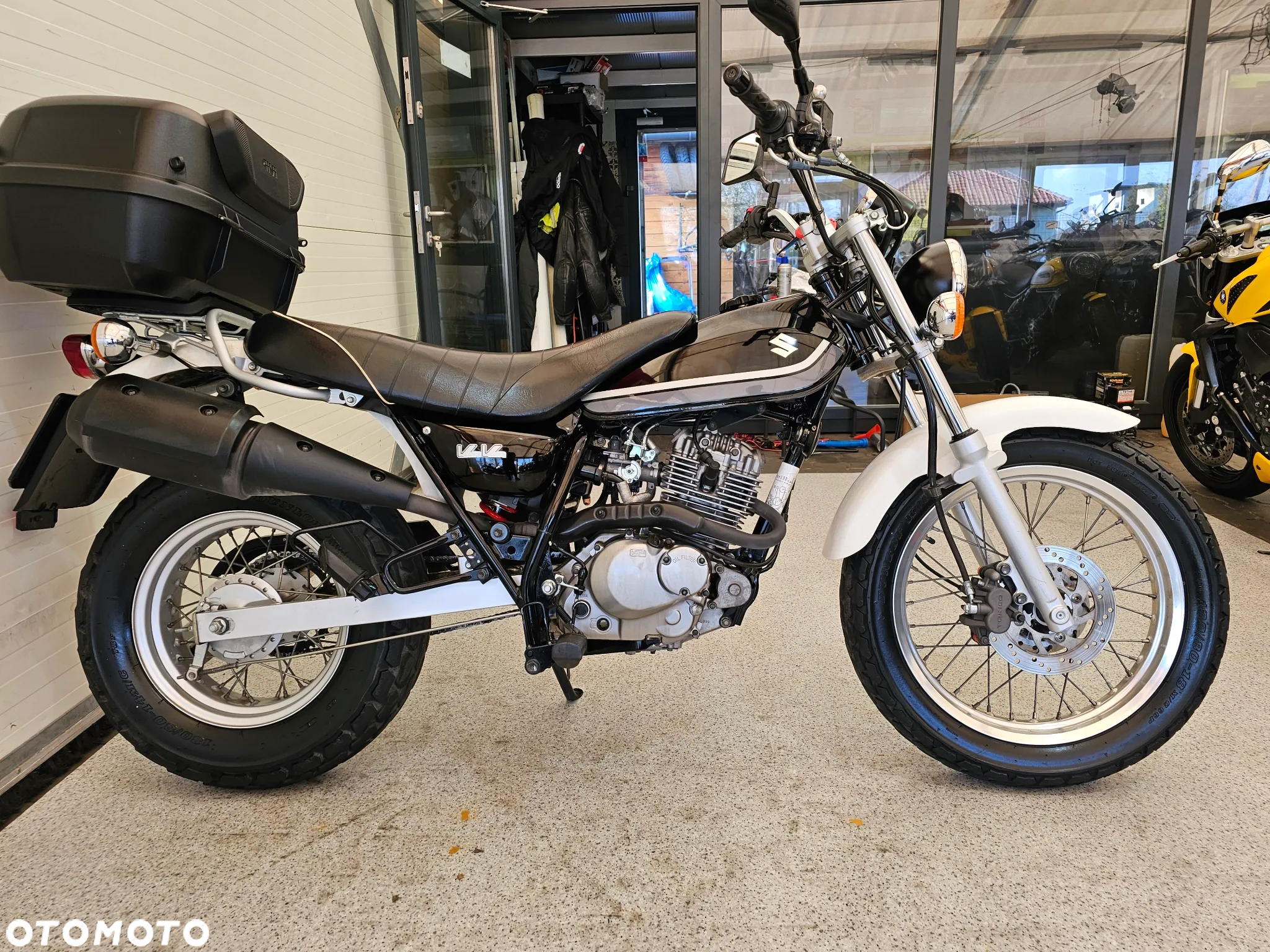 Suzuki RV - 12