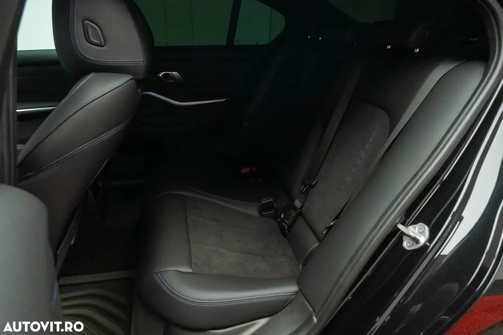 BMW Seria 3 320d Aut. M Sport - 17