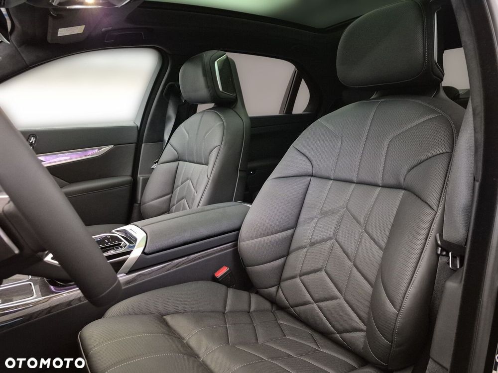 BMW Seria 7 - 13