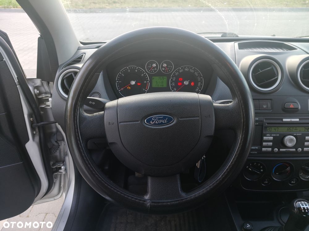 Ford Fiesta 1.3 Futura - 9