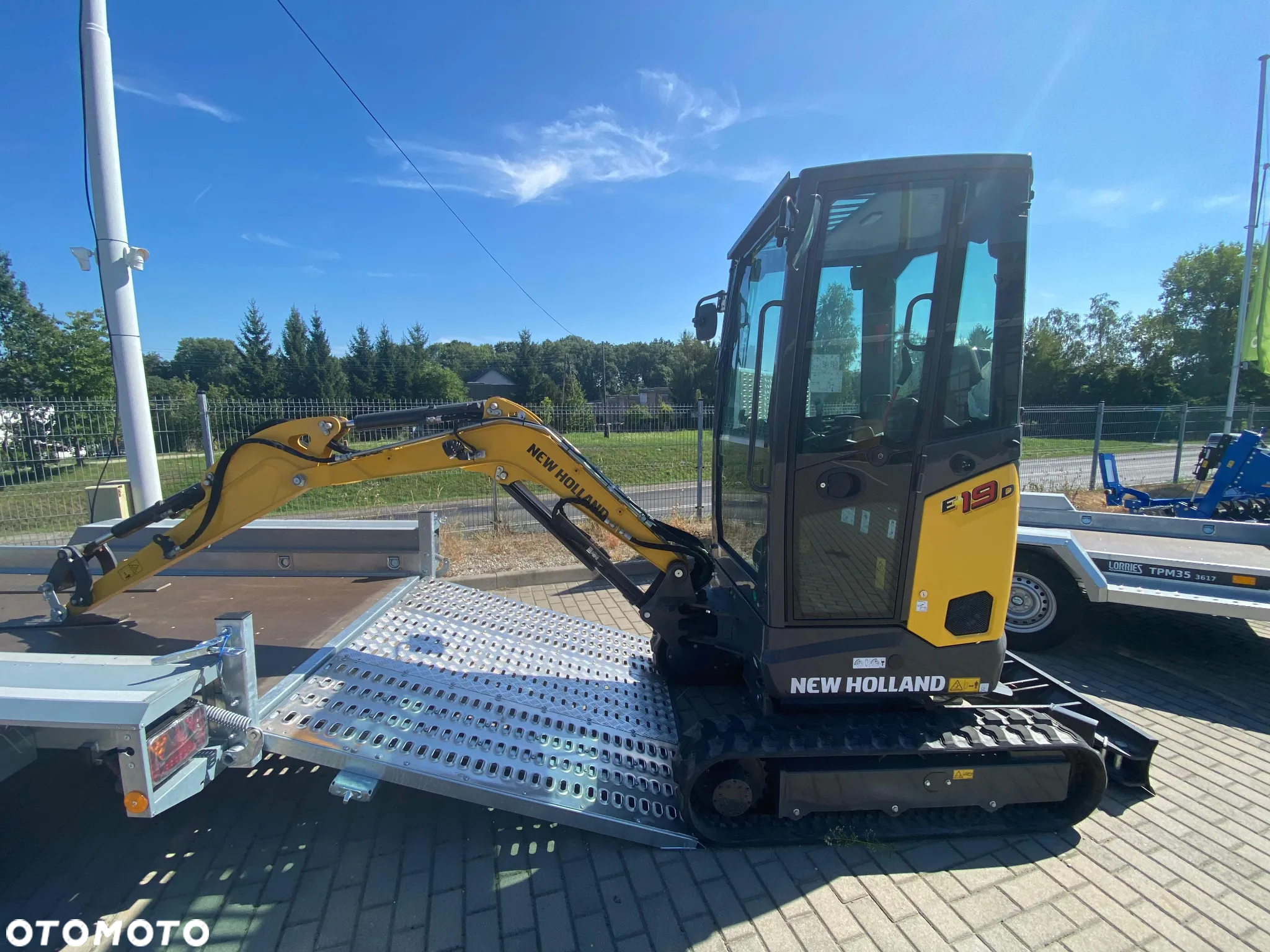 New Holland E19D - 4
