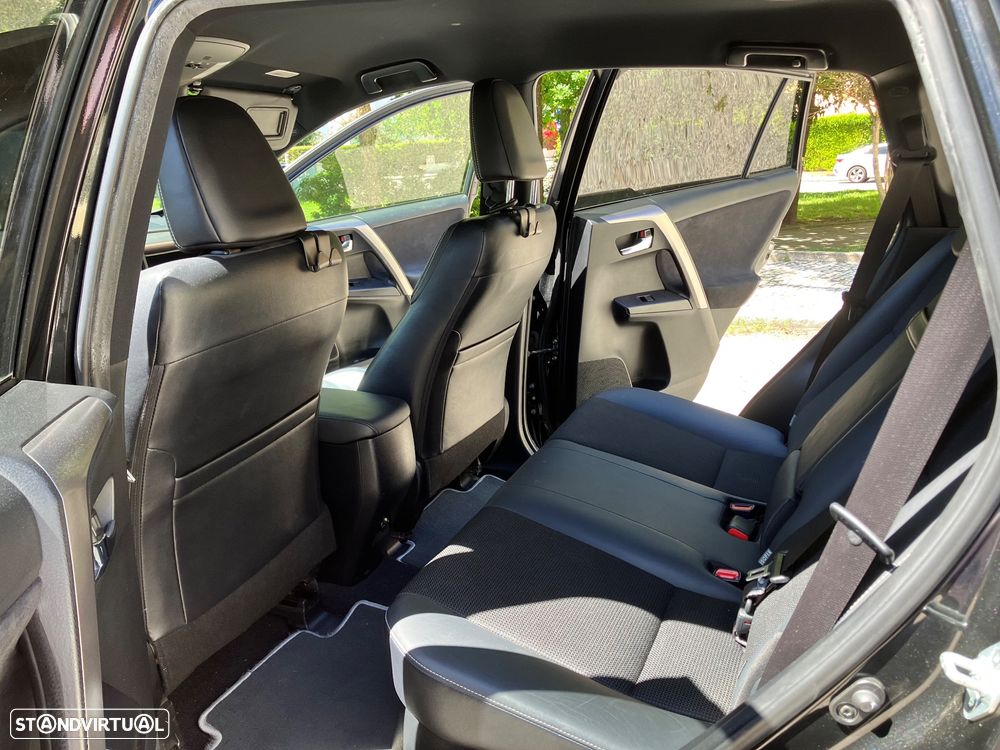 Toyota RAV4 - 3