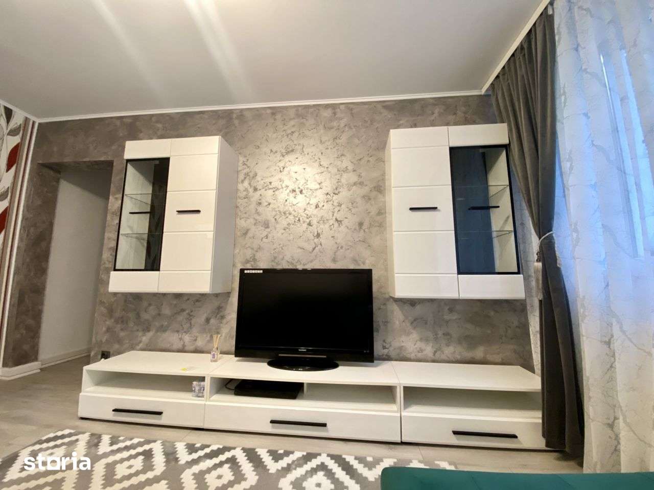 Apartament 4 camere Drumul Taberei Raul Doamnei Azzurro Eugen Lovinesc — fotografia 3