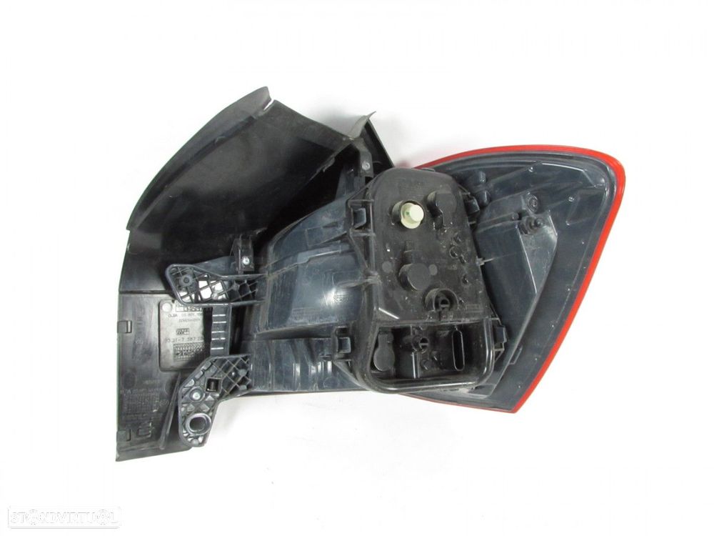 Farolim do Painel Esquerdo/Trás Seminovo/ Original BMW 1 (F20)/BMW 1 (F21) 63217... - 4