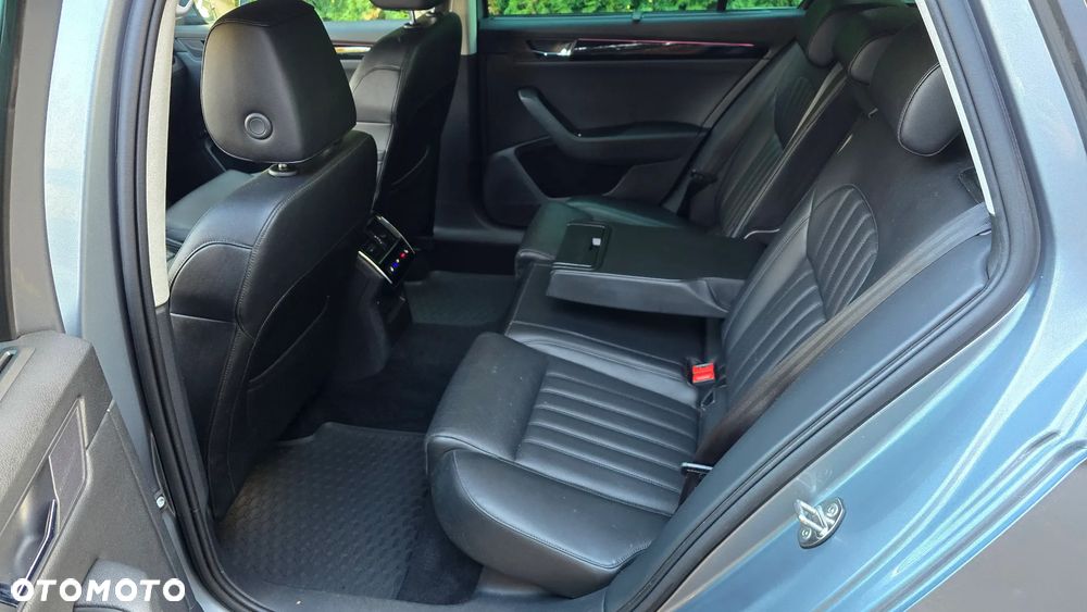 Skoda Superb 2.0 TSI 4x4 L&K DSG - 19