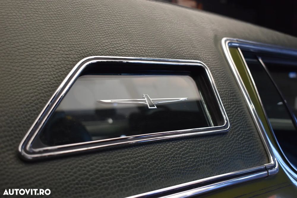 Ford Thunderbird - 18