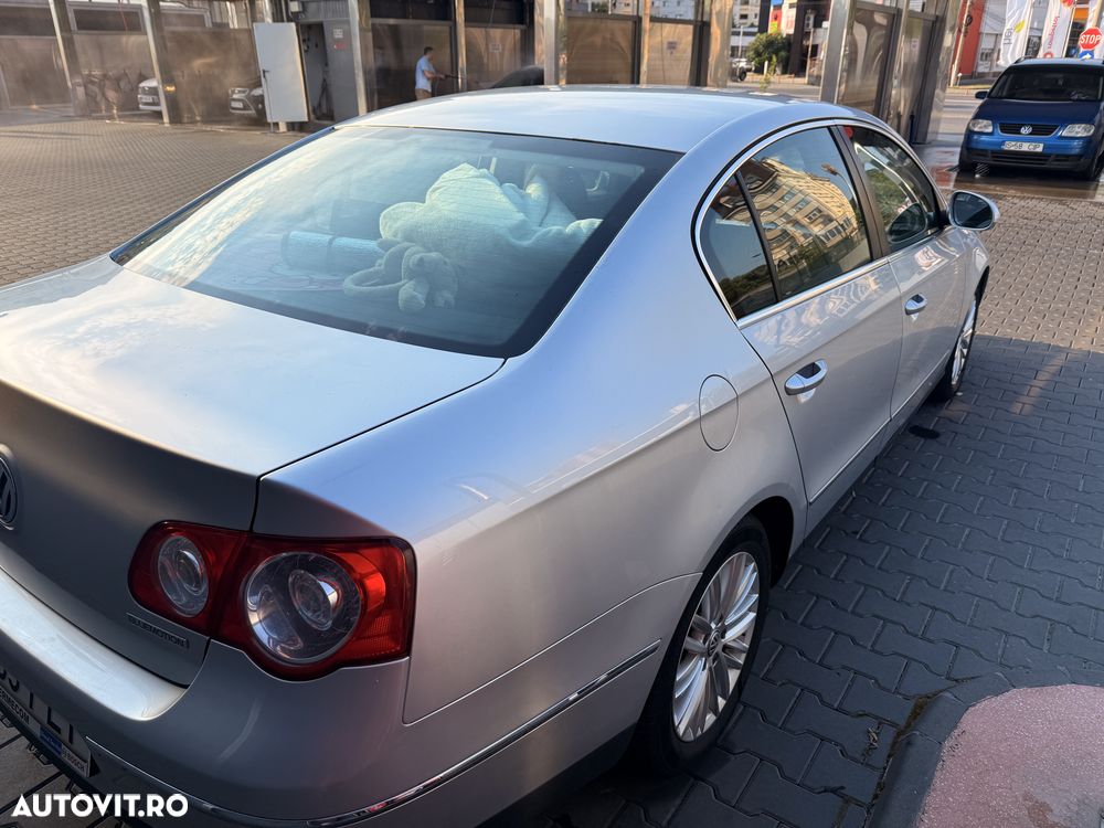 Volkswagen Passat 2.0TDI Comfortline DPF Bluemotion Technology - 13