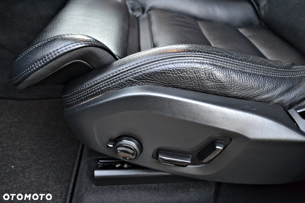 Volvo XC 60 B4 D AWD Geartronic Inscription - 24