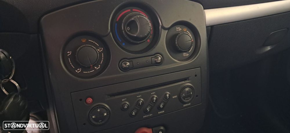 Renault Clio Clio Iii Société 1.5 Dci Dynamique - 7