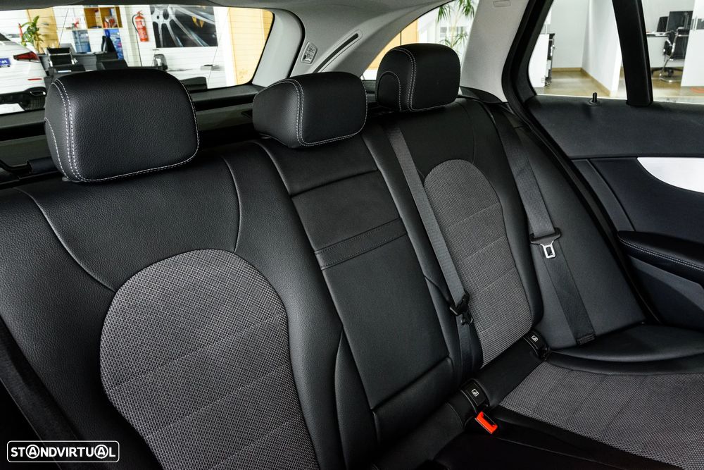 Mercedes-Benz C 300 - 34