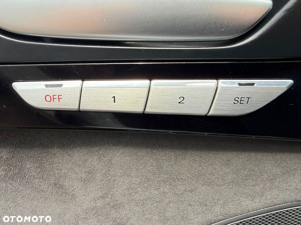 Audi A8 4.0 TFSI cylinder on demand quattro tiptronic Lang - 22