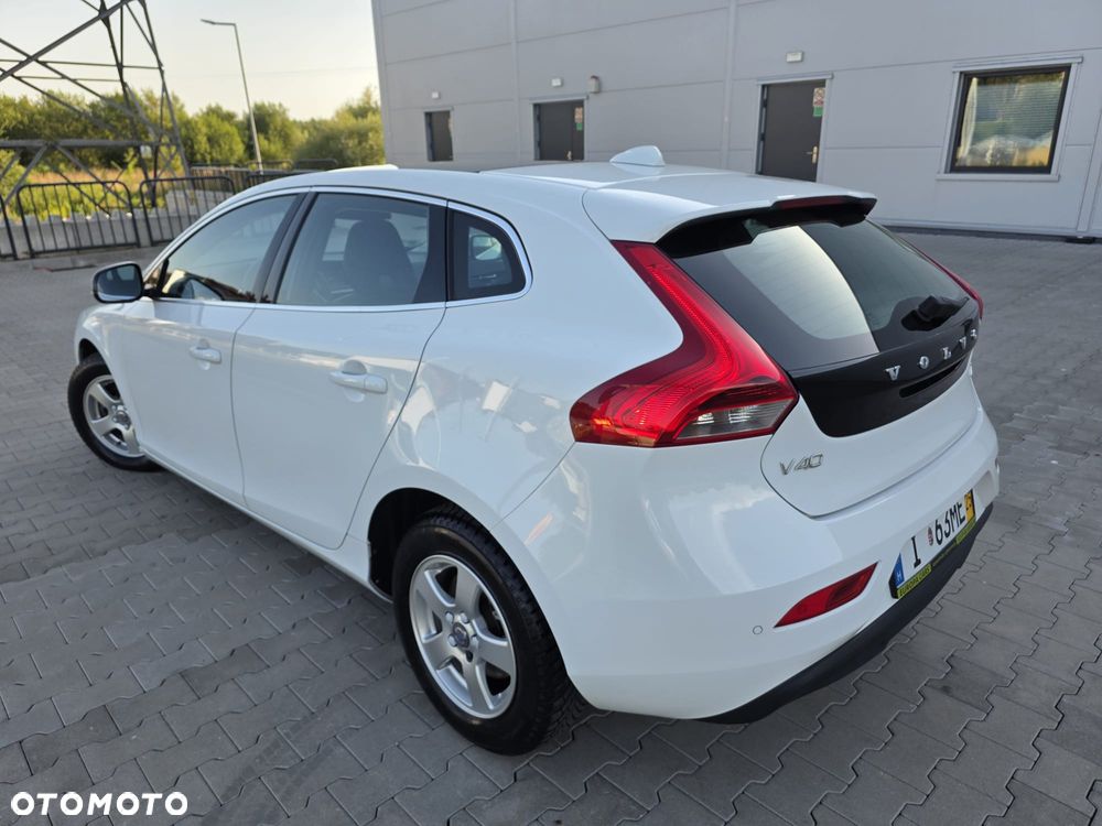 Volvo V40 D2 - 13