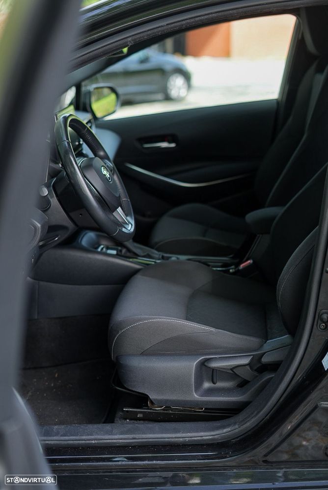 Toyota Corolla 1.8 Hybrid Comfort Plus - 19