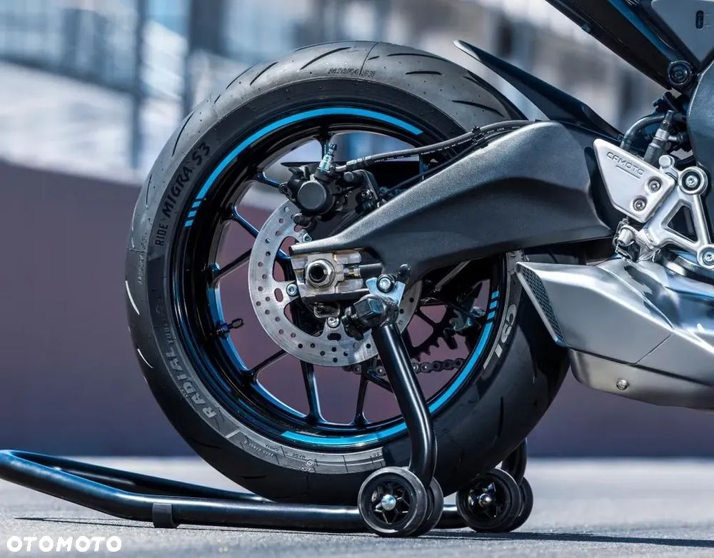 CFMoto 675SR - 13