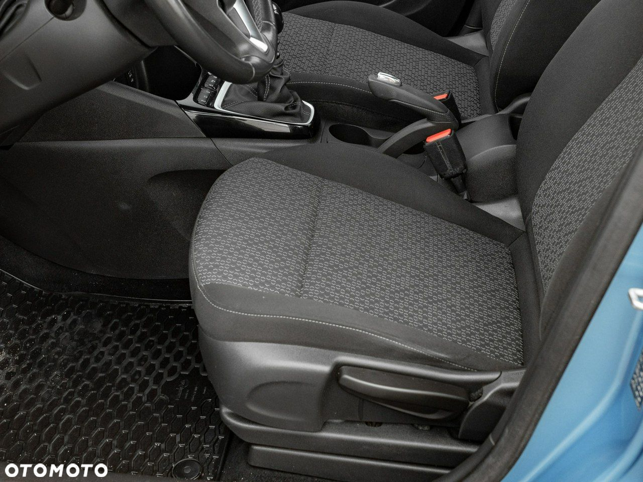 Opel Crossland X - 13
