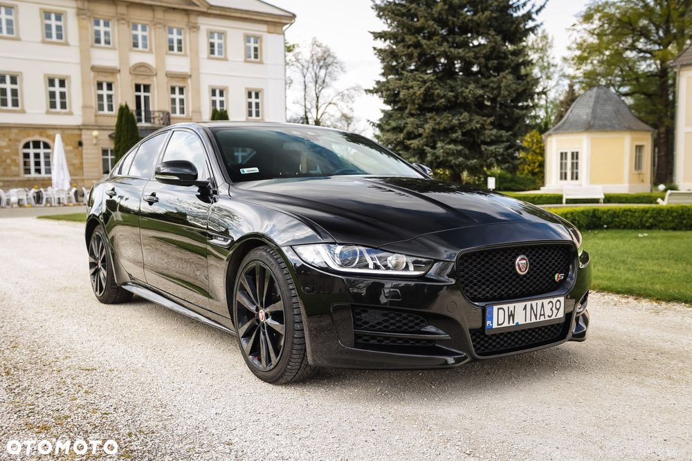 Jaguar XE 20d R-Sport - 4