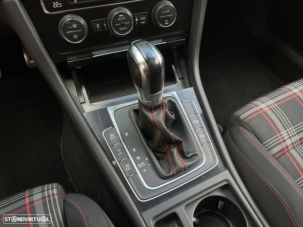 VW Golf 2.0 TSi GTi DSG - 14