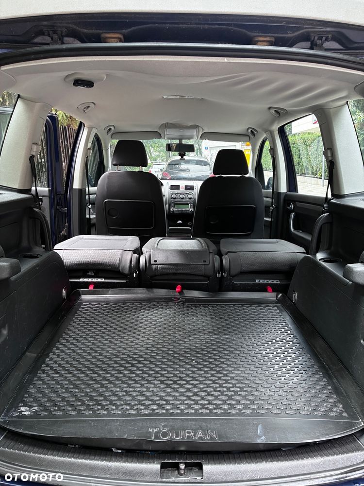 Volkswagen Touran 1.6 FSI - 21