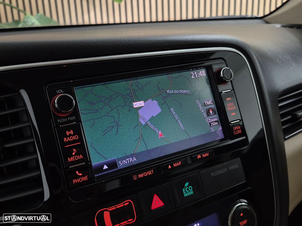 Mitsubishi Outlander 2.2 DI-D Instyle Navi - 9