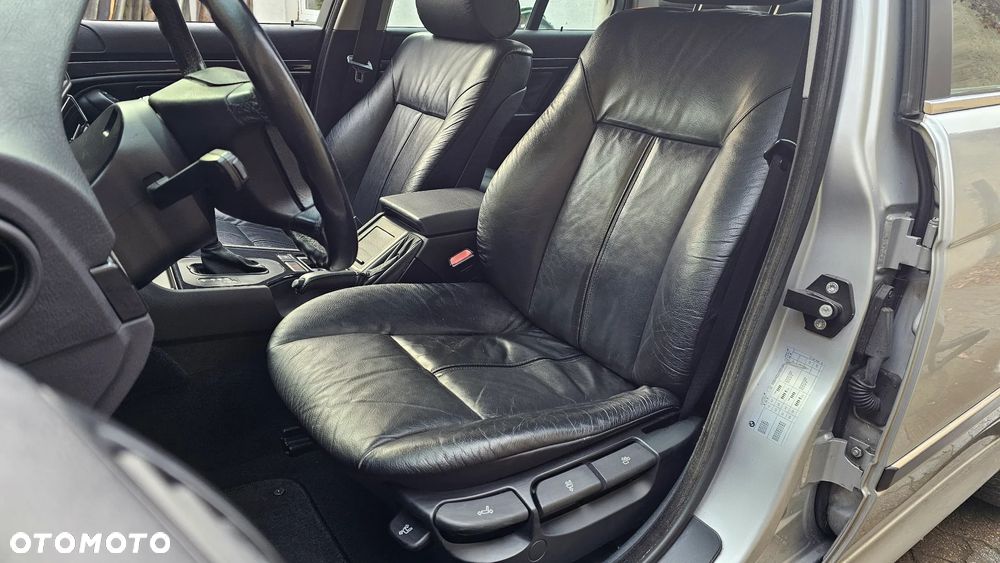 BMW Seria 5 523i - 19