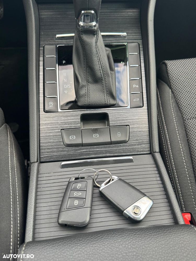 Skoda Superb 2.0 TDI DSG Style - 21