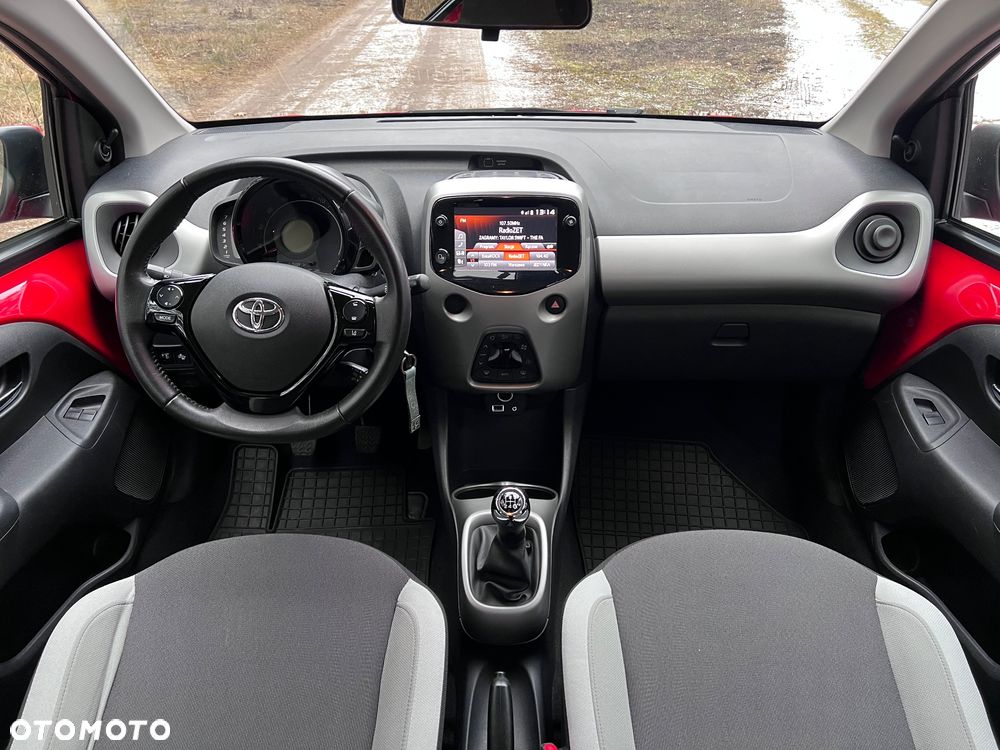 Toyota Aygo x-play - 4