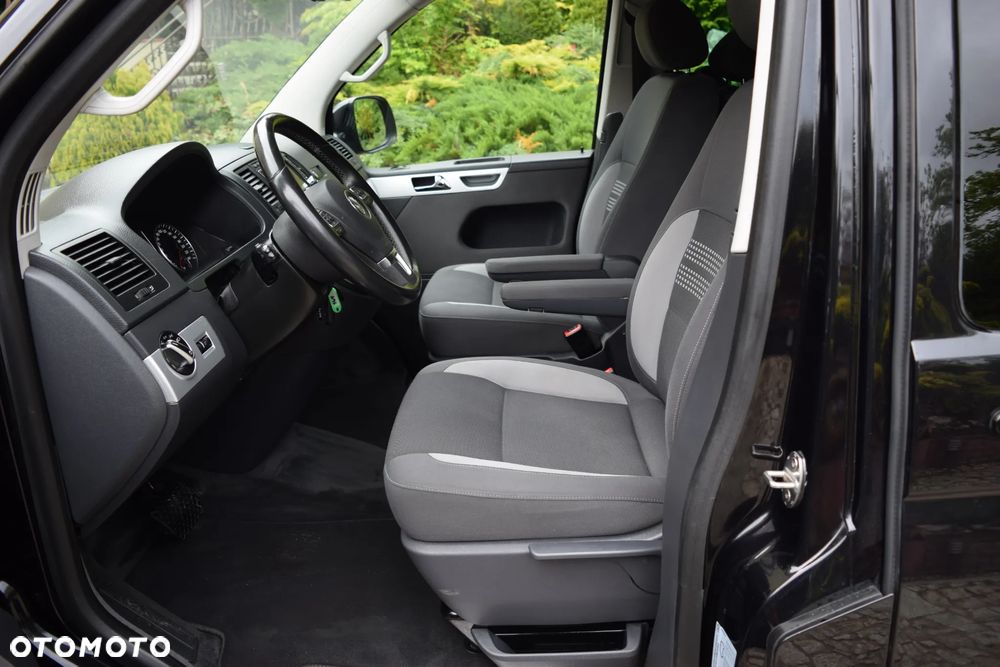 Volkswagen Multivan - 23