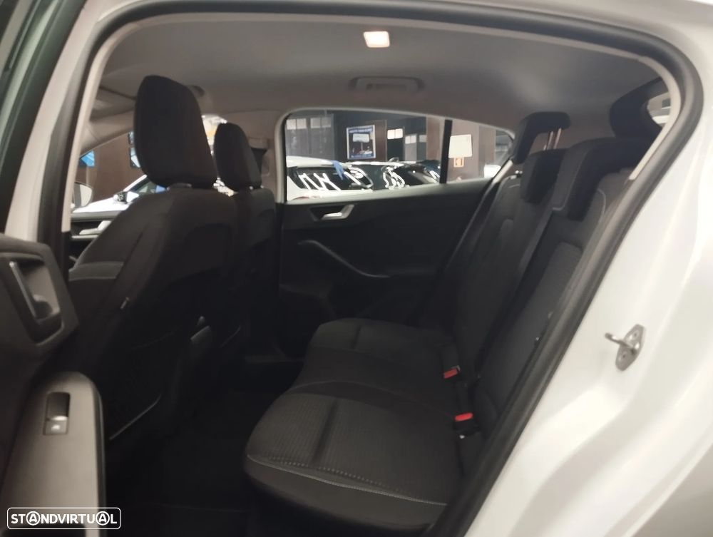 Ford Focus 1.0 EcoBoost Business - 11
