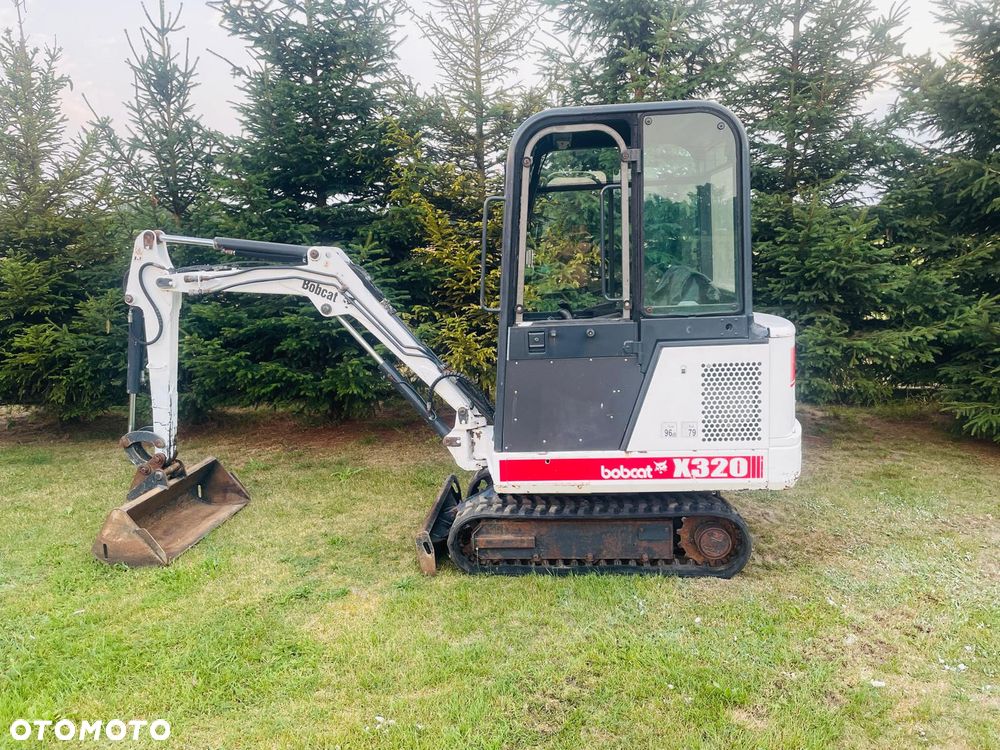 Bobcat X320 - 2