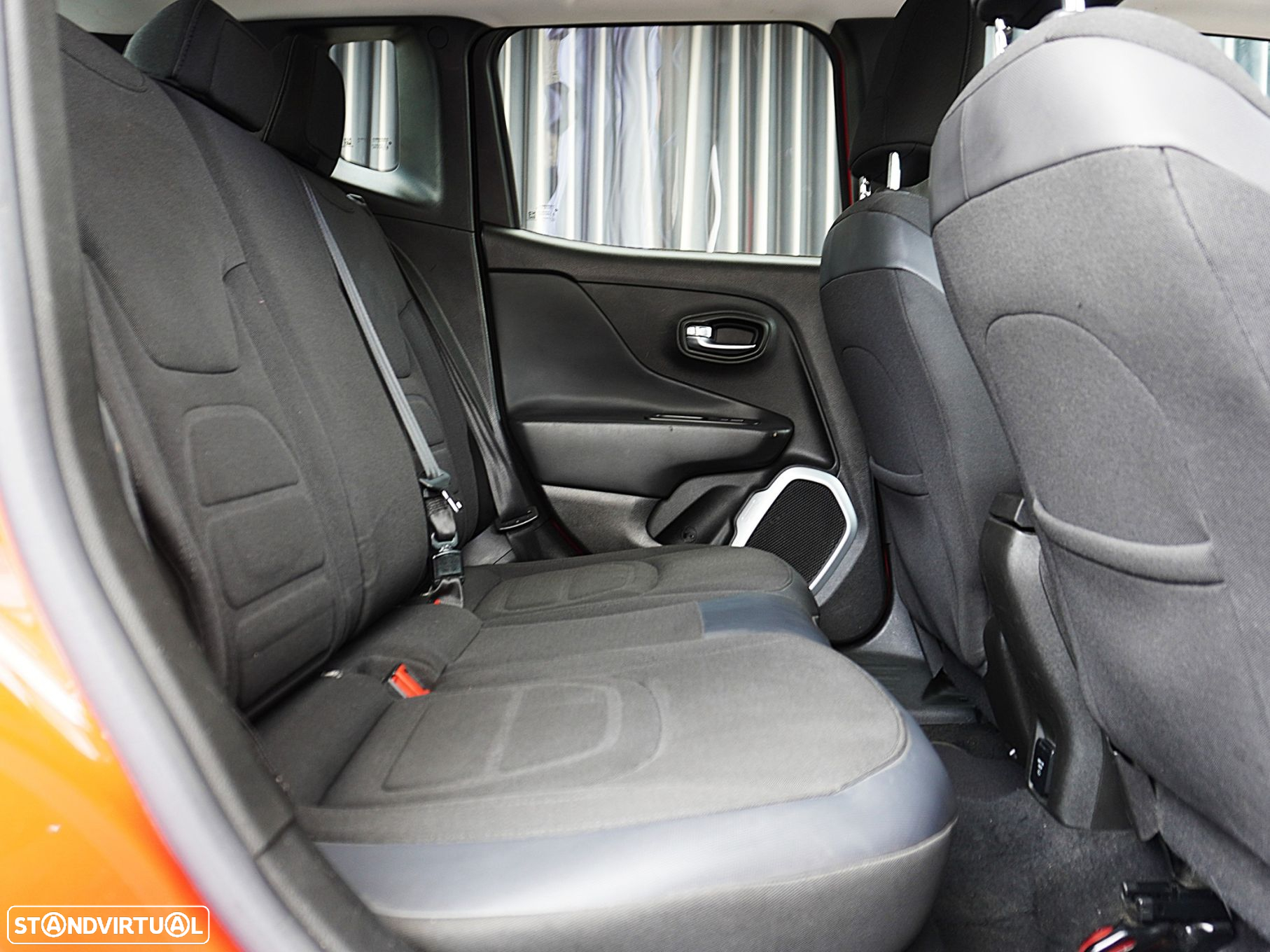 Jeep Renegade - 10