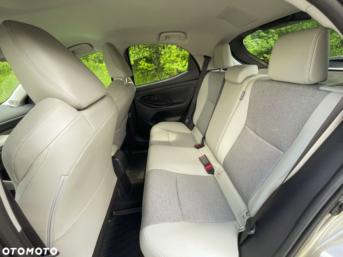 Toyota Yaris - 10