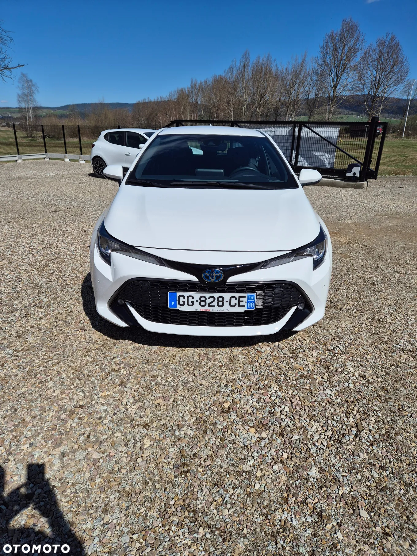 Toyota Corolla ver-1-8-hybrid-style - 2