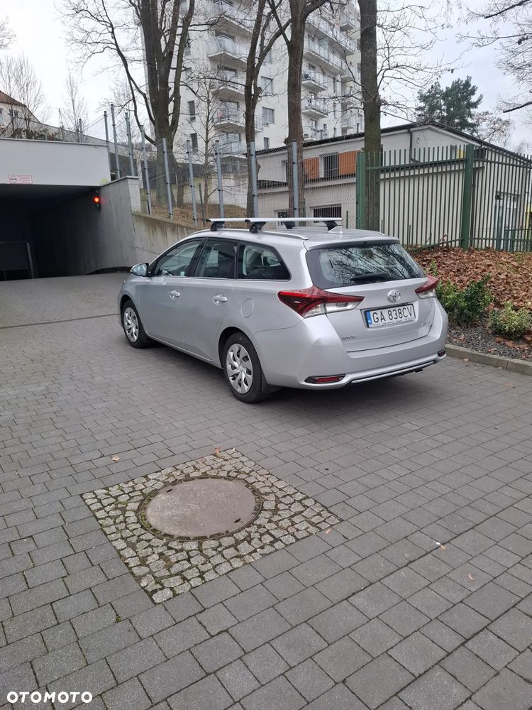 Toyota Auris 1.6 Luna - 3