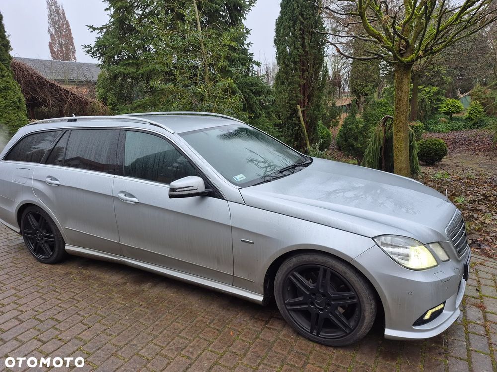 Mercedes-Benz E-Class 2010 photo 2