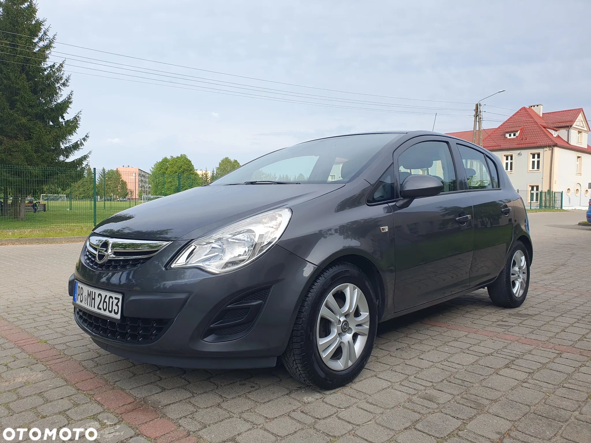 Opel Corsa 1.2 16V Cosmo - 1