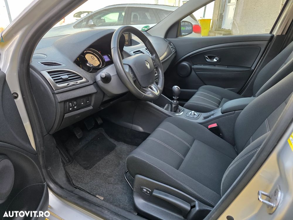 Renault Megane ENERGY TCe 115 Start & Stop Paris Business - 8