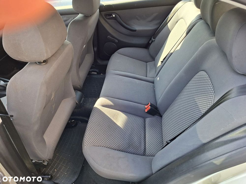 Seat Leon 2005 photo 3